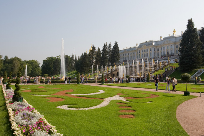 Fountains and Palace at Peterhof
