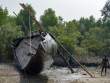 FishingBoatBeingRetarred_OM01591