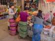 BuyingVeggies_OM54271