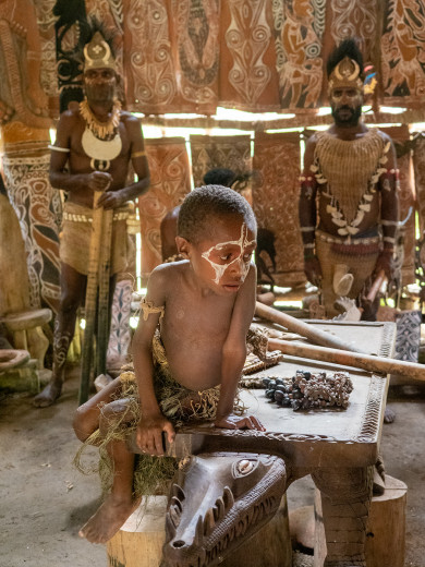 BoyInCultureHouse_OM68832