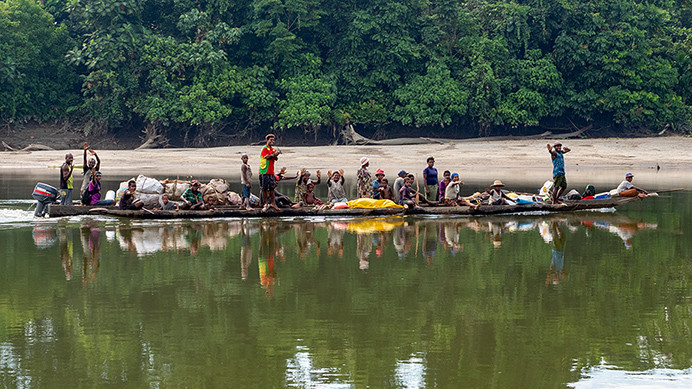 CanoeGroup_692w_OM69025