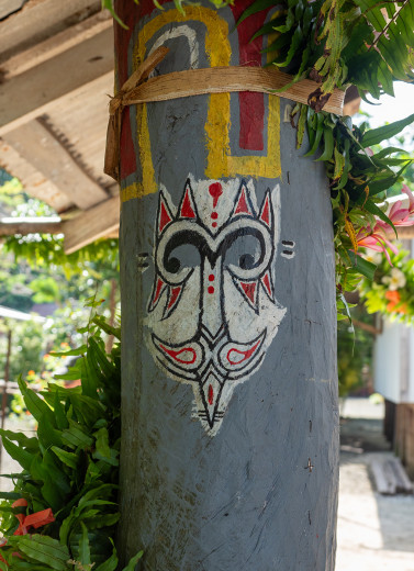 PaintedPost_OM72963